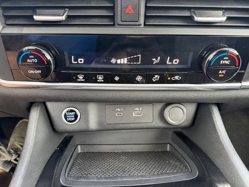 Used 2023 Nissan Rogue SV AWD/4WD image 28