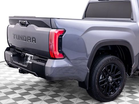 Used 2025 Toyota Tundra Limited AWD/4WD image 41
