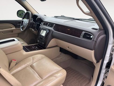 Used 2012 GMC Yukon XL Denali AWD/4WD image 10