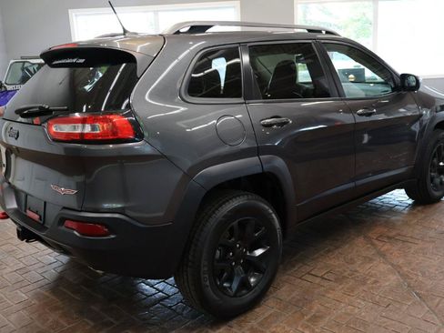Used 2015 Jeep Cherokee Trailhawk w/ Leather Interior Group AWD/4WD image 7