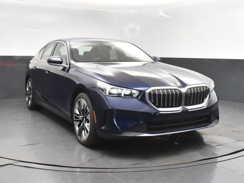 New 2026 BMW 530i w/ Premium Package image 9