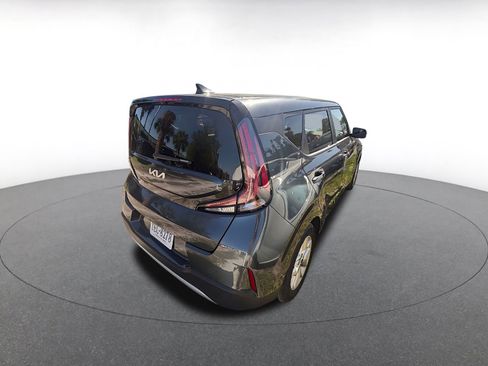 Used 2025 Kia Soul LX w/ LX Technology Package FWD image 6