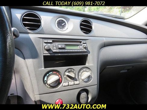 Used 2004 Mitsubishi Outlander LS image 11