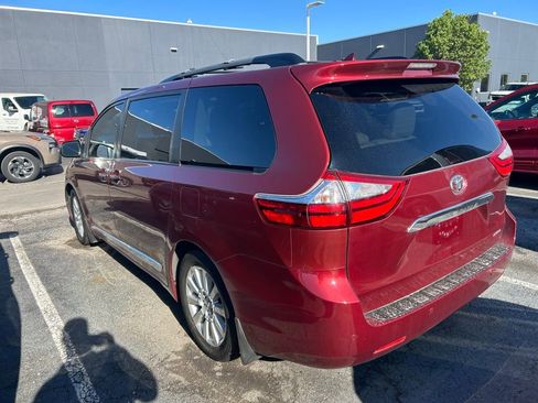 Used 2015 Toyota Sienna Limited Premium image 4