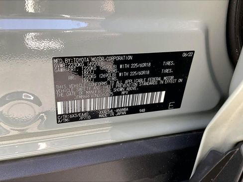 Used 2022 Toyota RAV4 XLE Premium image 30