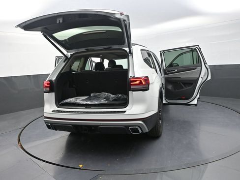 New 2026 Volkswagen Atlas Peak Edition AWD/4WD image 36