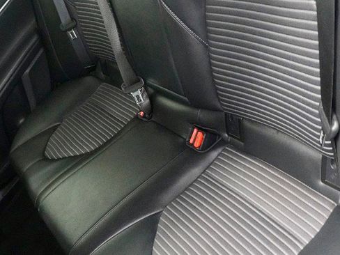 Used 2018 Toyota Camry SE image 5