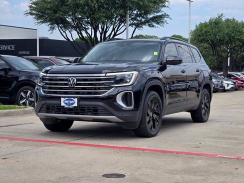 Used 2024 Volkswagen Atlas SE FWD image 3