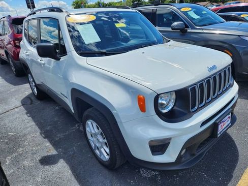 Used 2022 Jeep Renegade Latitude w/ Convenience Group AWD/4WD image 1