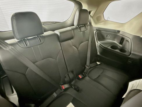 Certified 2025 Honda Pilot Touring image 36