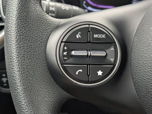Certified 2025 Kia Soul LX w/ LX Technology Package FWD image 26