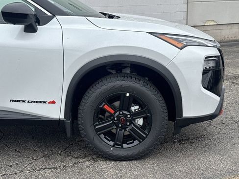 New 2025 Nissan Rogue SV image 8