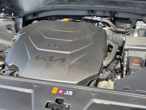 Used 2025 Kia Telluride S FWD image 11