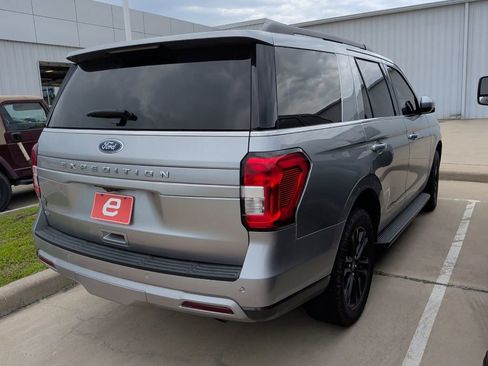 Used 2024 Ford Expedition XLT image 12