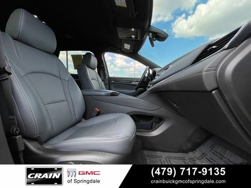 Used 2024 Buick Enclave Essence FWD image 31