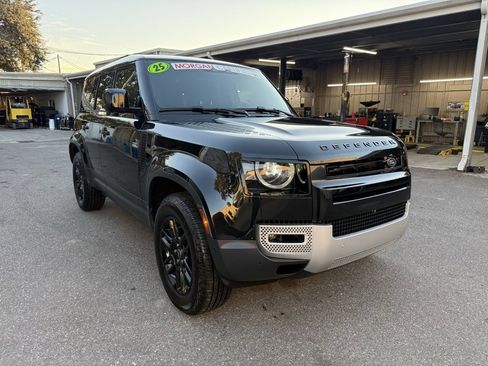 Used 2025 Land Rover Defender 110 S image 2