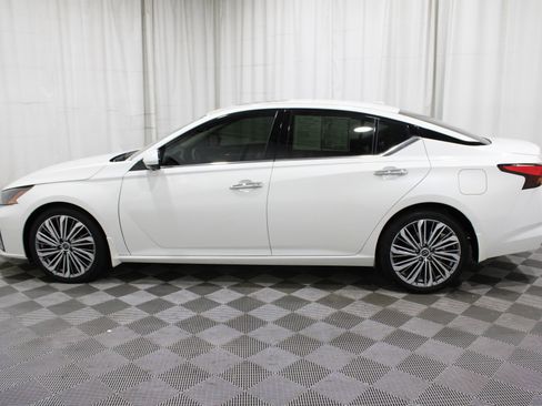 Used 2025 Nissan Altima 2.5 SL image 36