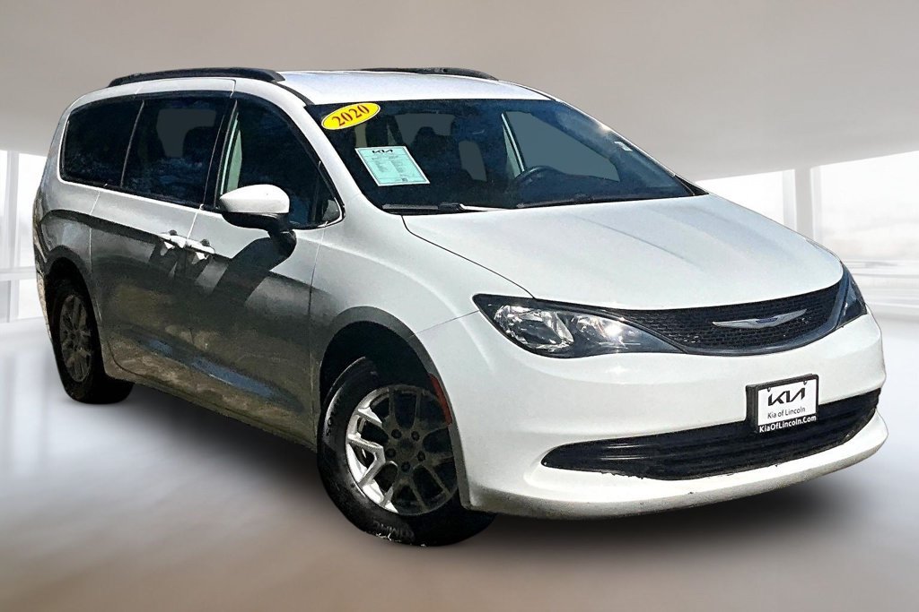 Used 2020 Chrysler Voyager Lxi FWD image 3