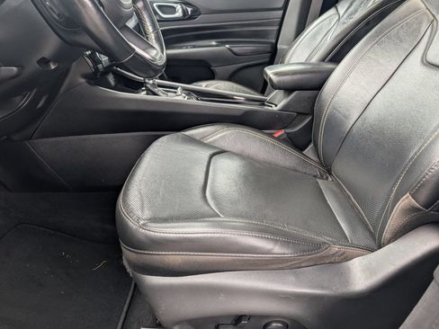 Used 2022 Jeep Compass High Altitude AWD/4WD image 6