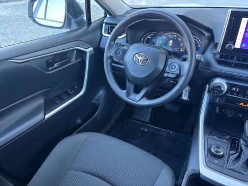 Used 2025 Toyota RAV4 LE image 30