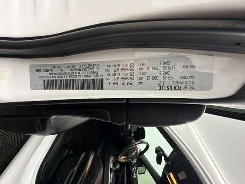 Used 2017 Jeep Grand Cherokee Altitude RWD image 25