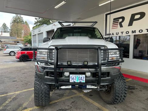 Used 2003 Ford F250 XL image 2
