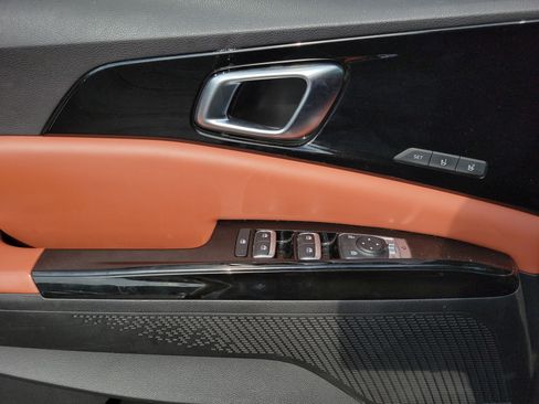 Used 2022 Kia Carnival SX Prestige image 7