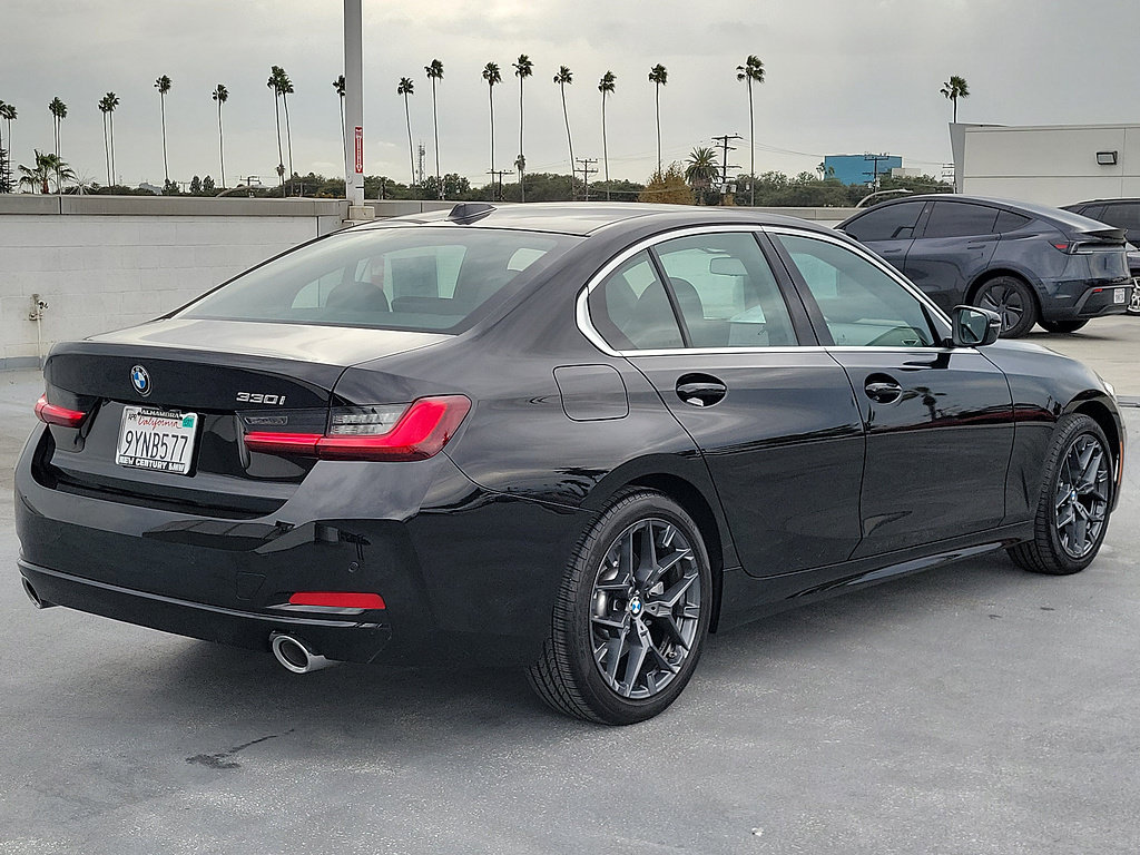 Used 2026 BMW 330i Sedan w/ Convenience Package RWD image 3