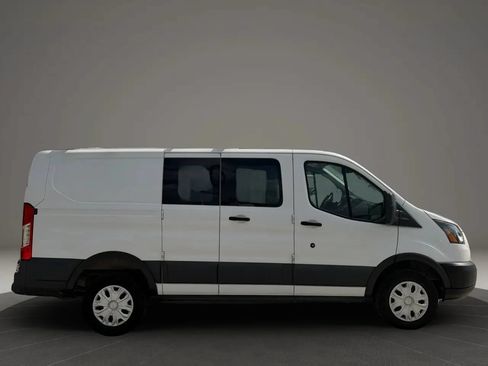 Used 2017 Ford Transit 250 130 Low Roof RWD image 8