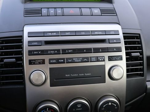 Used 2010 MAZDA MAZDA5 Sport FWD image 20
