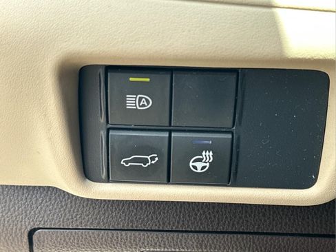 Used 2020 Toyota Highlander Limited AWD/4WD image 23