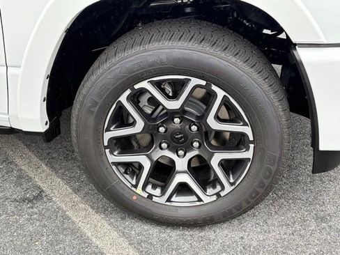 New 2026 RAM 1500 Laramie AWD/4WD image 10
