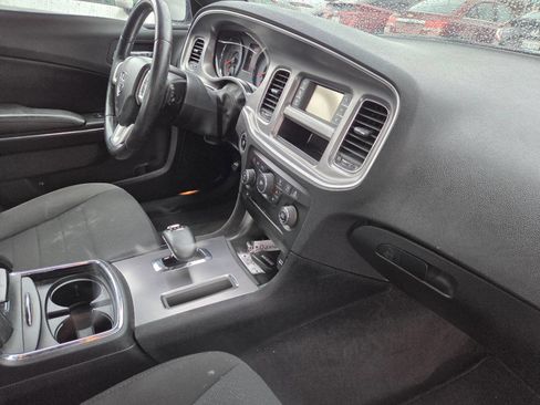 Used 2014 Dodge Charger SE w/ Connectivity Group image 16