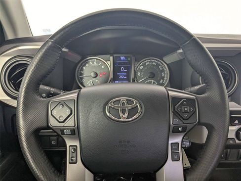 Used 2019 Toyota Tacoma SR5 RWD image 17