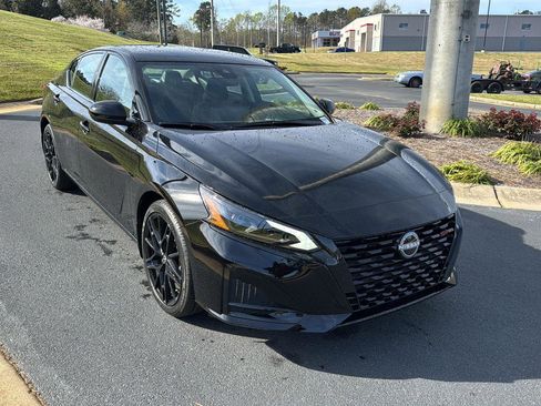 New 2026 Nissan Altima 2.5 SR w/ SR Midnight Edition Package FWD image 6