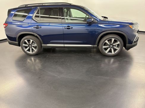 New 2025 Honda Pilot Elite image 8