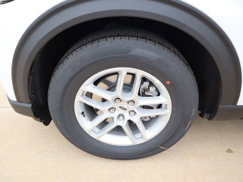 New 2026 Ford Explorer Active RWD image 20