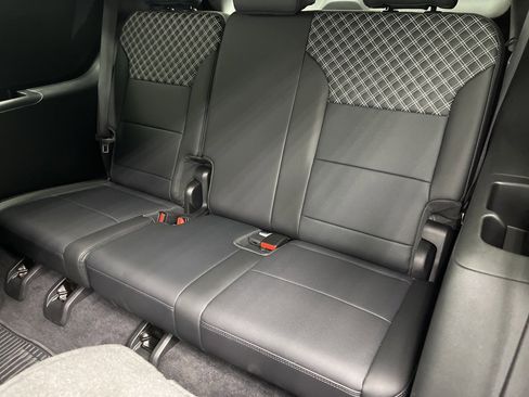 Used 2025 GMC Acadia Denali w/ LPO, Floor Liner Package image 7