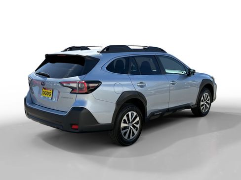 Used 2024 Subaru Outback Premium image 5
