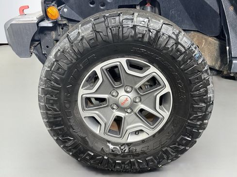 Used 2017 Jeep Wrangler Unlimited Rubicon w/ Dual Top Group image 36