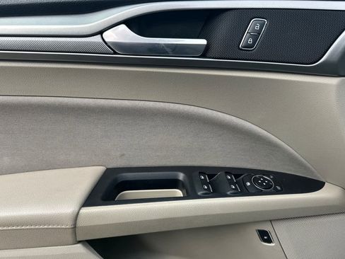 Certified 2019 Ford Fusion SE image 12