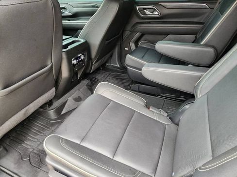 Used 2024 GMC Yukon SLT w/ SLT Luxury Package RWD image 30