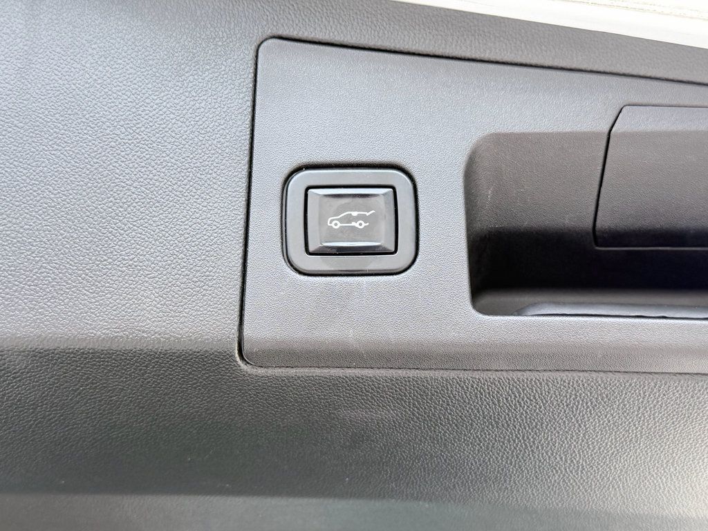 Used 2023 Cadillac XT5 Luxury FWD image 9