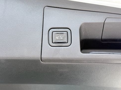 Used 2023 Cadillac XT5 Luxury FWD image 9