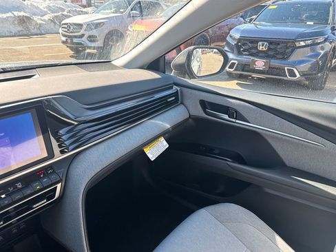 New 2026 Toyota Camry Hybrid image 31