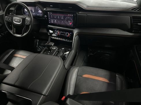 Used 2024 GMC Sierra 1500 AT4 w/ Technology Package image 12