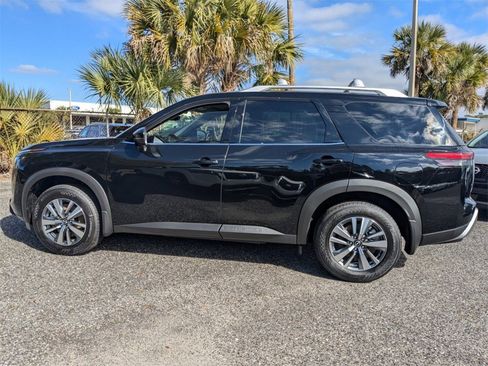 New 2025 Nissan Pathfinder SL w/ Black Appearance Package image 7