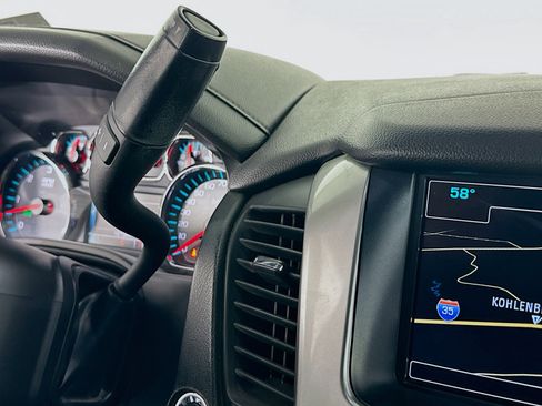 Used 2018 Chevrolet Suburban LT w/ LT Signature Package image 25