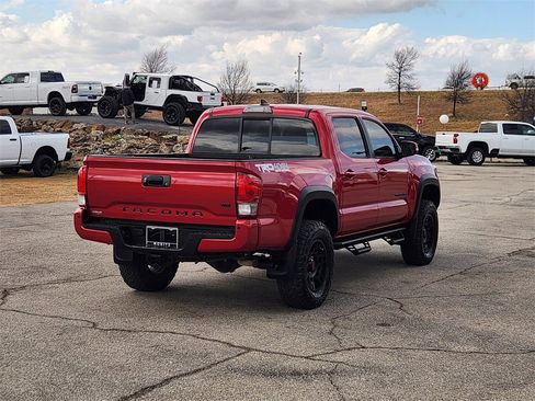 Used 2016 Toyota Tacoma SR image 7