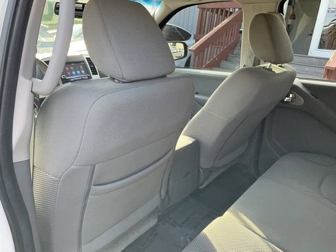 Used 2021 Nissan Frontier SV w/ Midnight Edition Floor Mats image 30